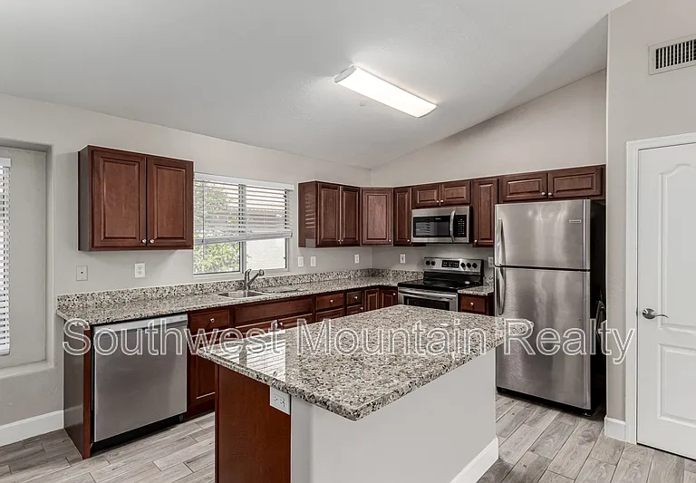 881 E Baylor Ln — Photo 12