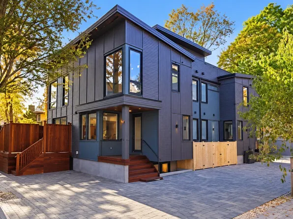 4 Holworthy Ter #4, Cambridge, MA 02138