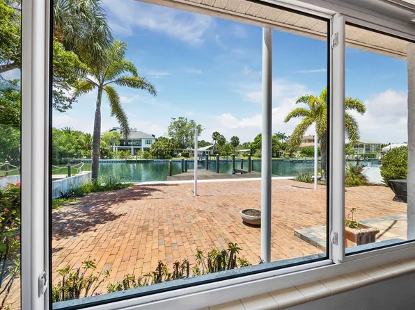 556 N Washington Dr, Sarasota, FL 34236