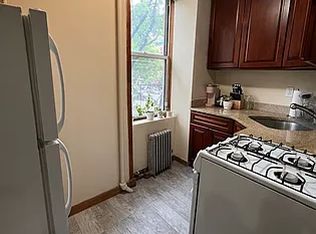 455 W 48th St APT 2R, New York, NY 10019
