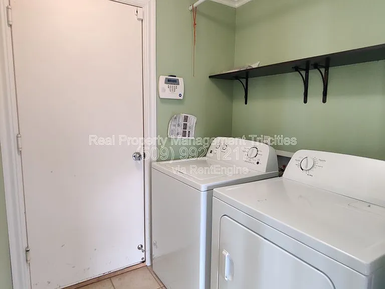 7912 Redonda Dr — Photo 17