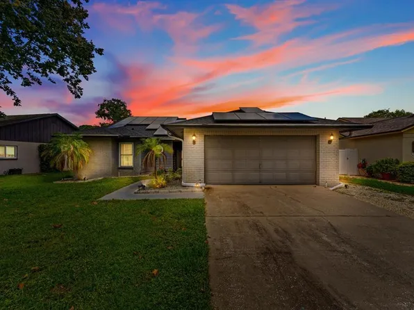 1608 Gunsmith Dr, Lutz, FL 33559