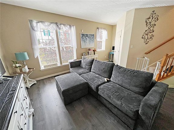 4th image of 909 Tanglewood Dr