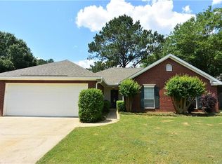 426 River Oaks Dr, Wetumpka, AL 36092