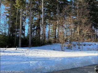 LOT 27 Pinemont Dr, Brighton, MI 48116