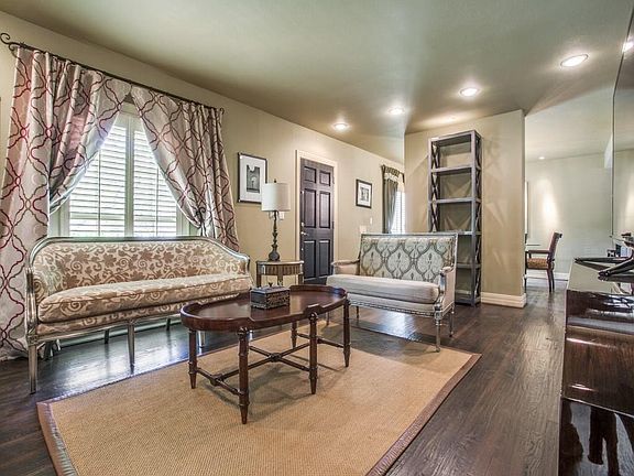 4th image of 1024 N Oak Cliff Blvd