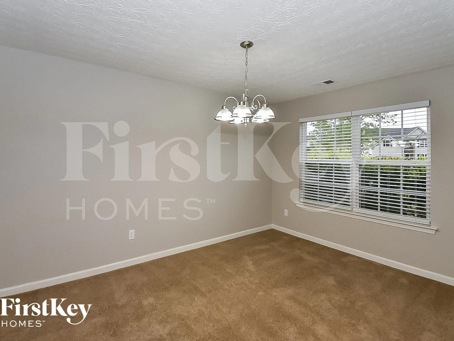 4 bed, 2.5 bath, 2488 sqft, $2,410 — Photo 3