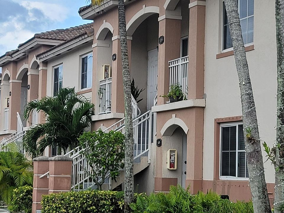1st image of 1260 SE 27th St Unit 105