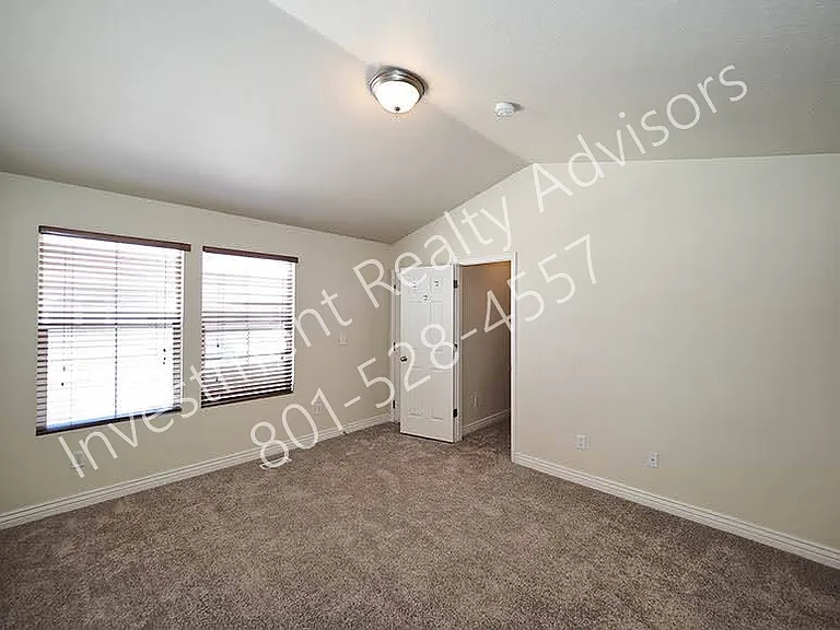 41 E Durham St — Photo 11