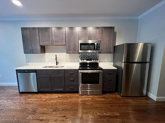 2nd image of 605 Campbell Ave SE #409
