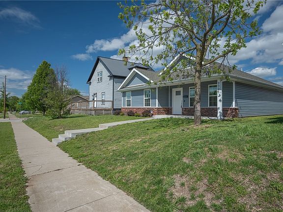 3rd image of 2205 Virginia Ave