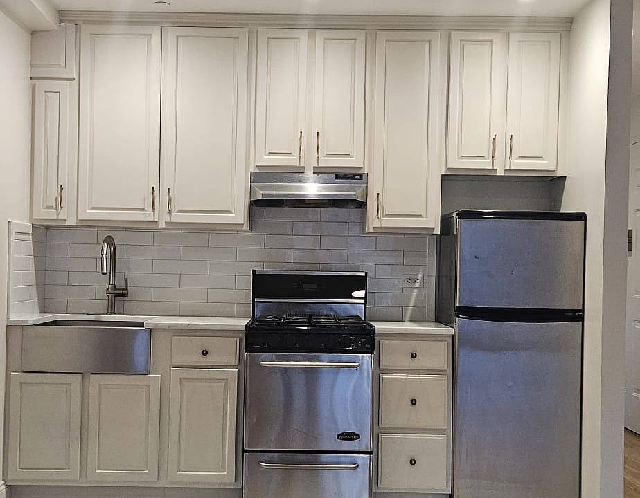 1st image of 2565 23rd St APT 3B
