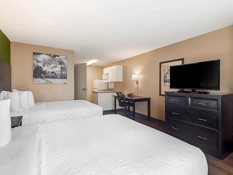 Studio Suite - 2 Full Beds