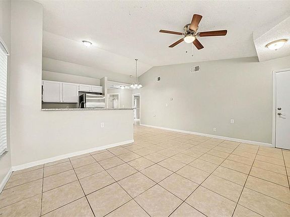 4th image of 1034 CLOVERCREST ROAD