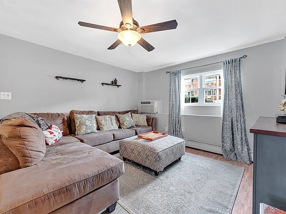 3rd image of 29 Arlington Rd APT 1