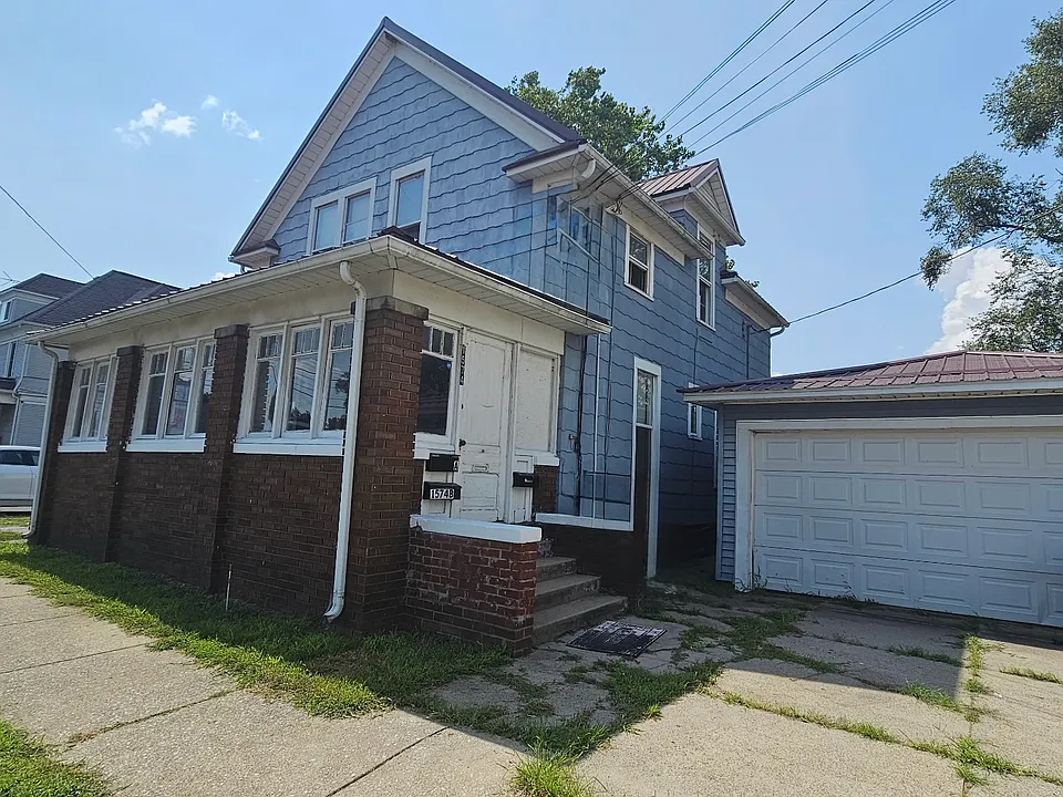 1574 W Franklin St #B