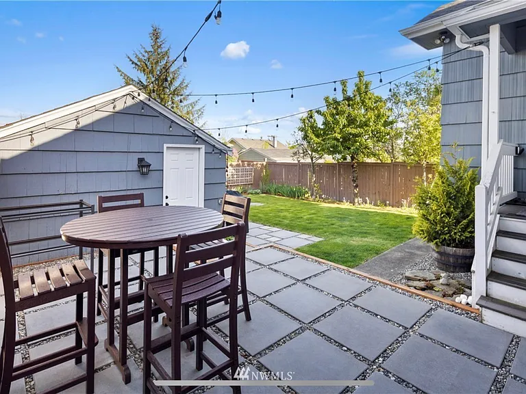 5018 35th Ave NE — Photo 14