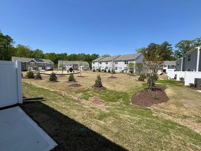 2047 Trailside Dr — Photo 21