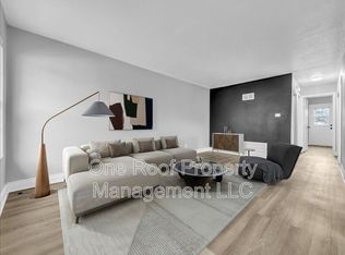 2002 Chateau Dr APT B, Harrisonville, MO 64701