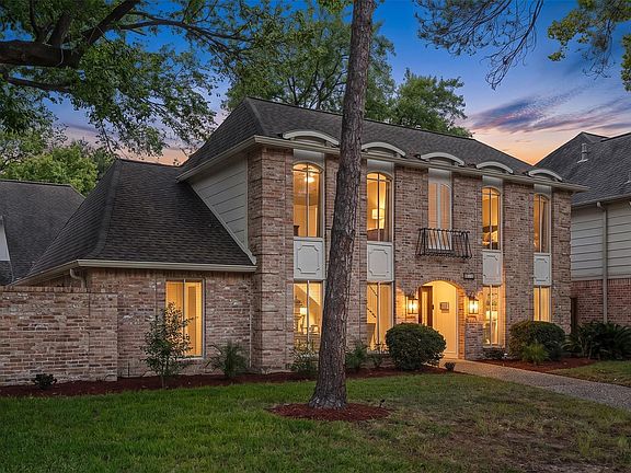 2nd image of 903 Crossroads Dr