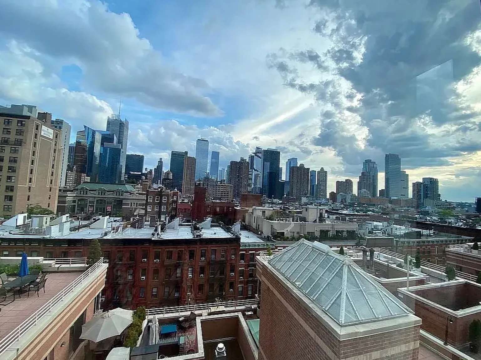 350 West 50th Street — Photo 4
