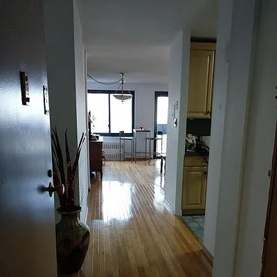 Sold by R New York | media 14