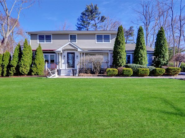 29 Dyke Road, Setauket, NY 11733