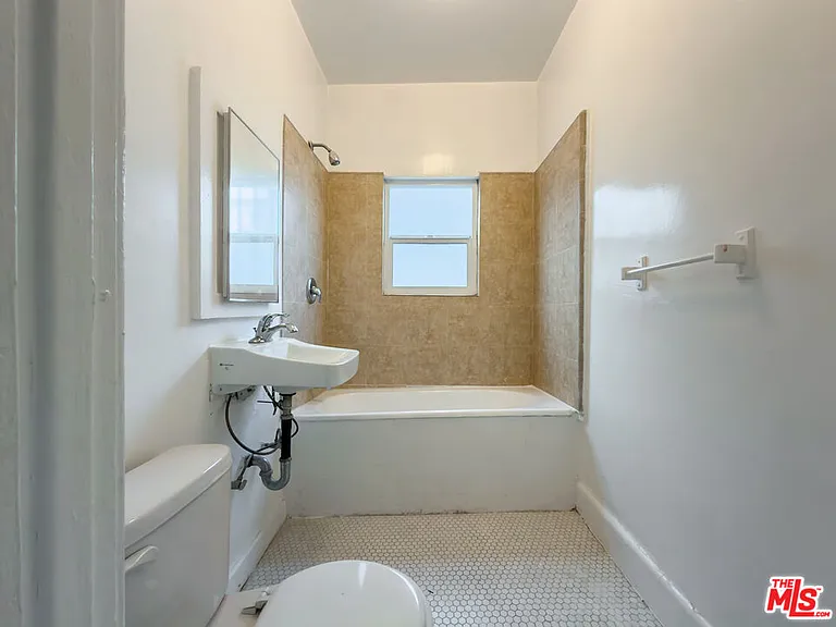 434 S Rampart Blvd #108 — Photo 8