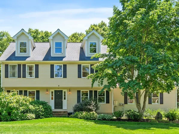 21 Bridie Ln, Norfolk, MA 02056