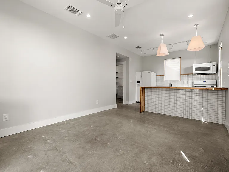 126 Boston St #201 — Photo 7