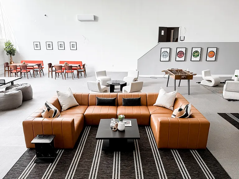 Pulaski Lofts — Photo 9