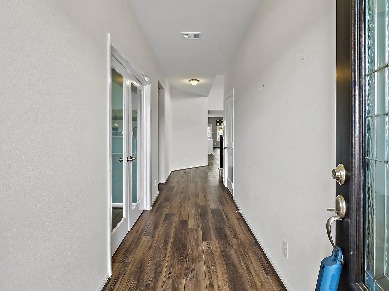 4 bed, 3.5 bath, 2865 sqft, $2,600 — Photo 4