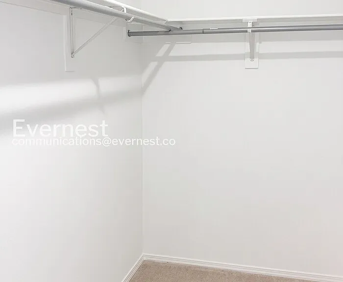 6681 Hollywood Ave — Photo 12