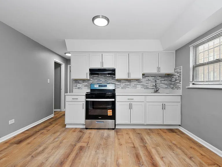 7900 S. Paxton Ave. — Photo 10