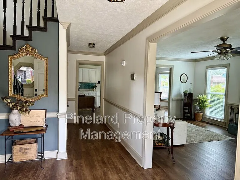405 Andros Dr — Photo 5