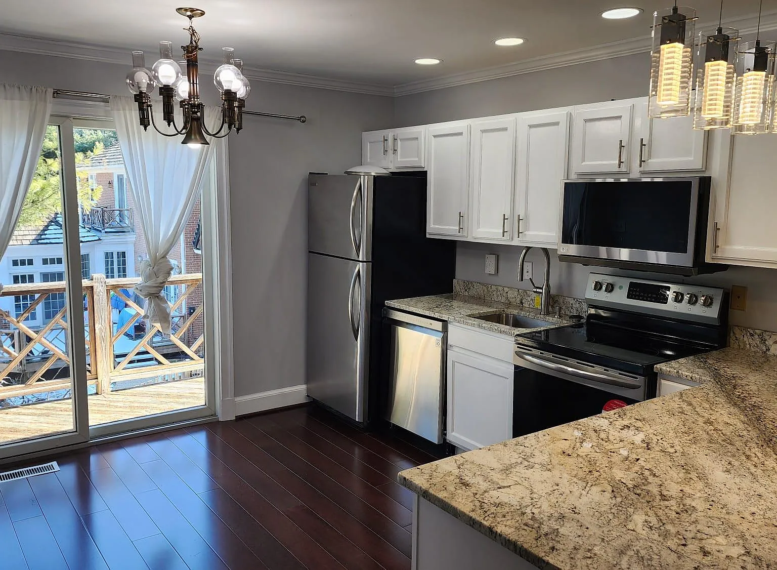 10725 River Rd — Photo 4