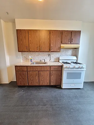 Rented by The Brokerage Group LLC | media 10