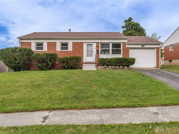 69 Blossom Ct, Fairborn, OH 45324