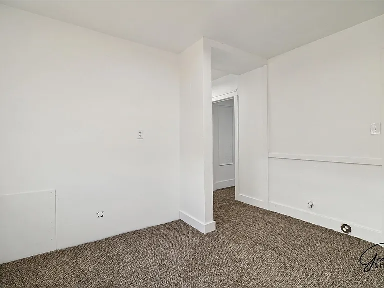 16211 Kentucky St — Photo 26
