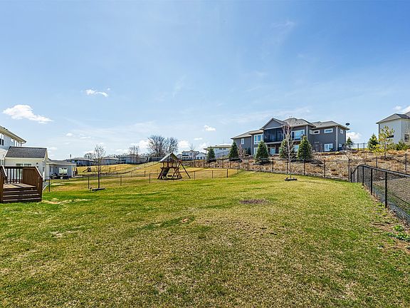 2nd image of 700 Belmont Blvd