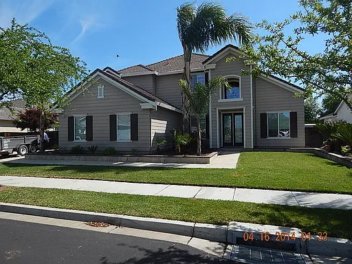 2808 Hawthorn Dr photo 1