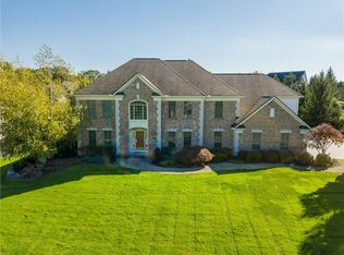 9 Thomas Grv, Pittsford, NY 14534