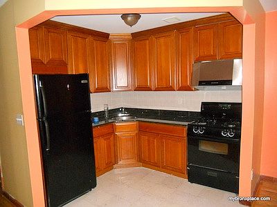 2nd image of 426 Leland Ave Fl 1