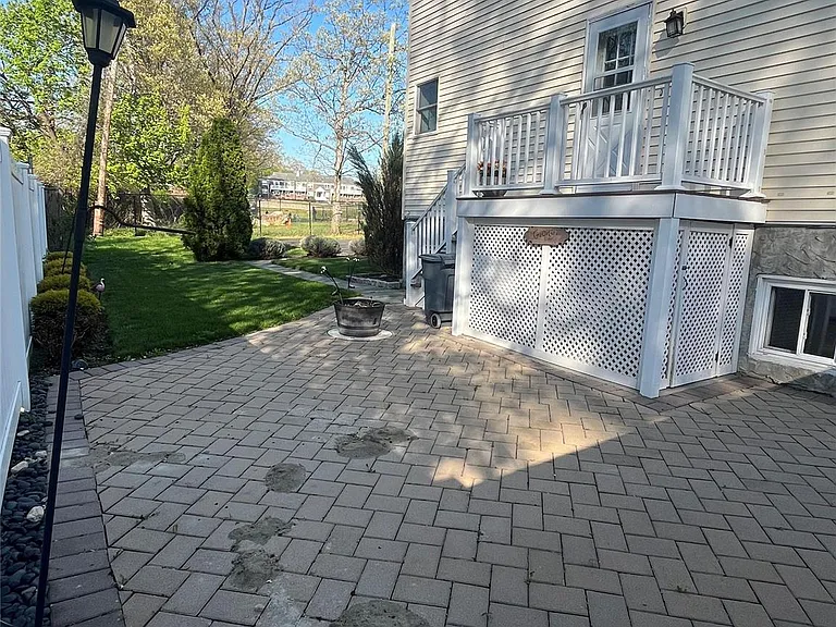 8 Marion Ave #6 — Photo 4