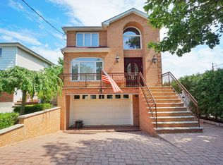 44 Rankin St, Staten Island, NY 10312