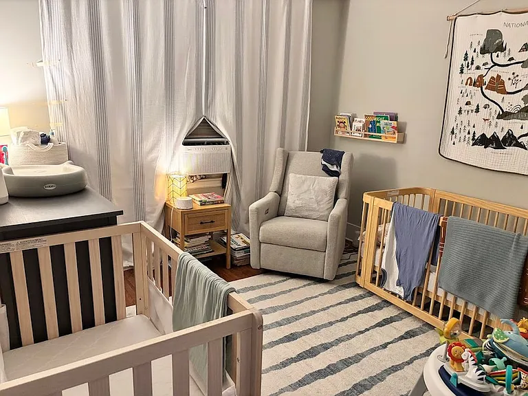 220 Adams St NE — Photo 18