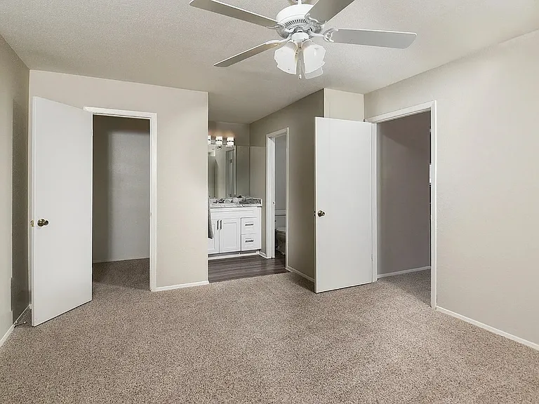 11441 N Interstate Highway 35 Frontage Rd #7207 — Photo 5