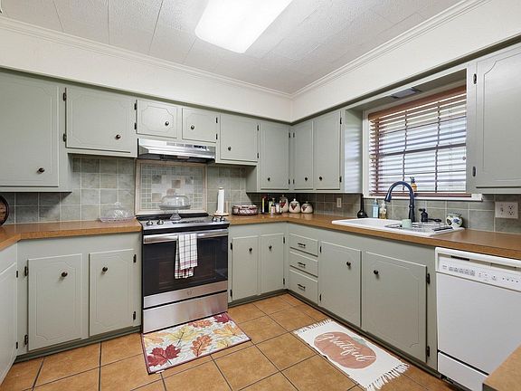 5th image of 234 W 57th St