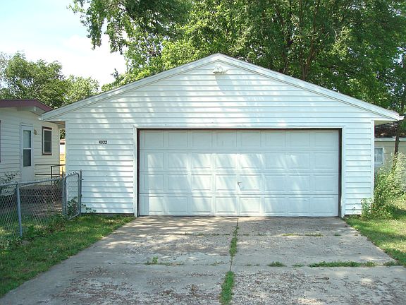 oversized 2 car garage