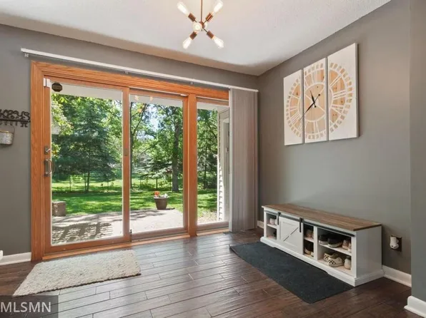 7181 Glenross Rd, Woodbury, MN 55125